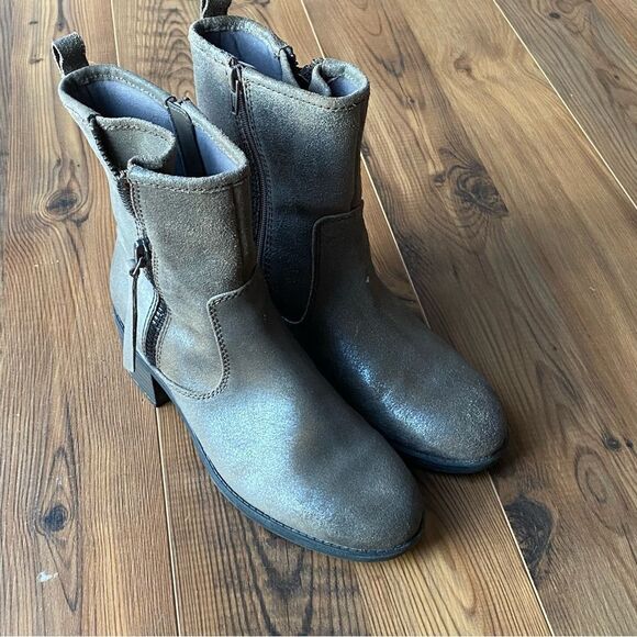 Clark’s Sz 7 Ankle Bootie - Picture 1 of 6